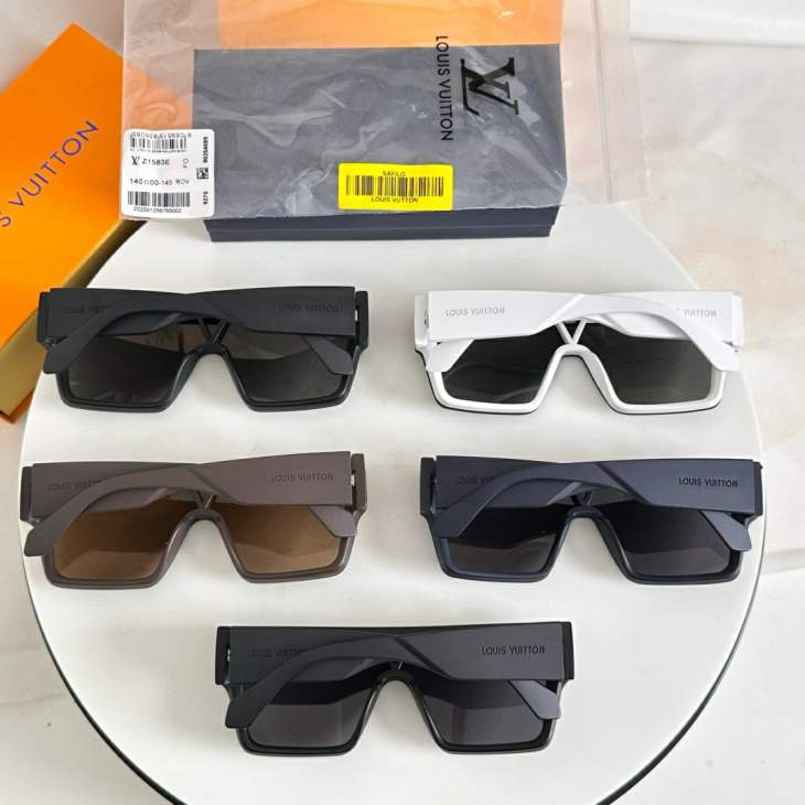 Picture of Louis Vuitton Sunglasses _SKUfw79398952fw